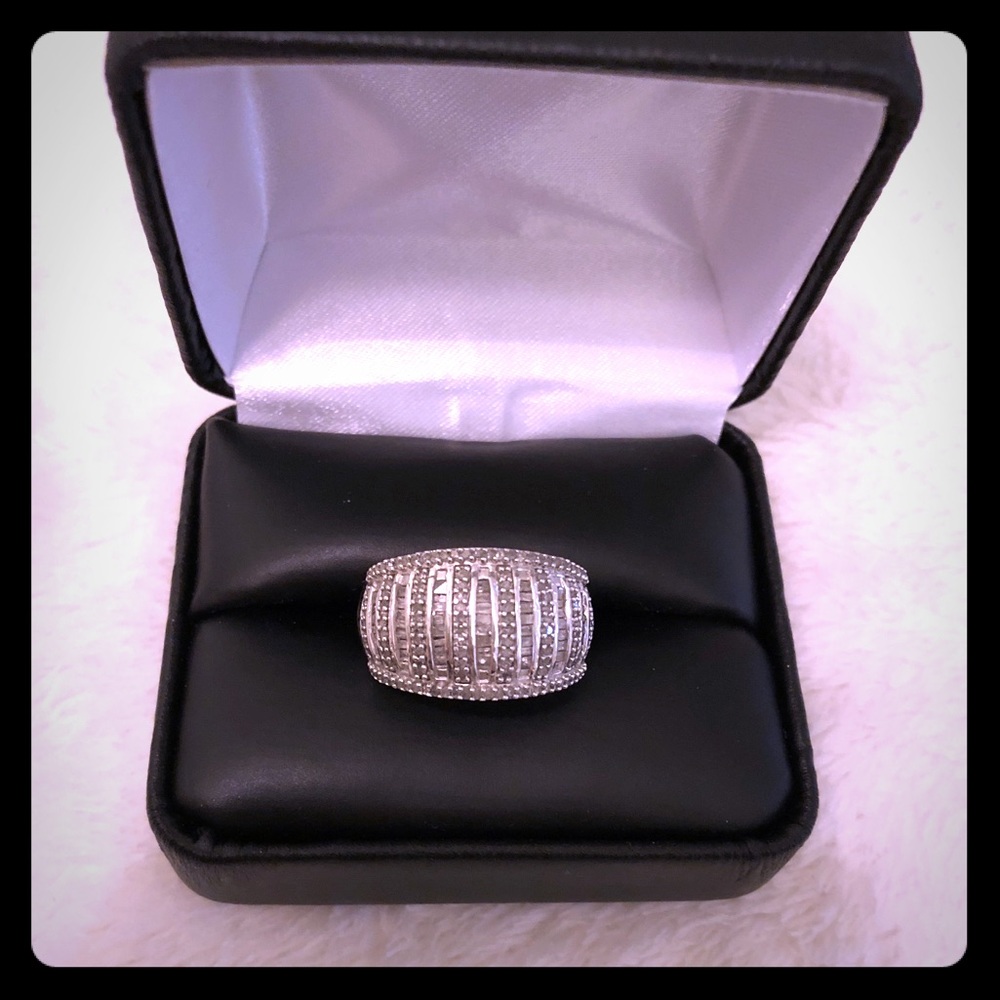 Authentic diamond ring